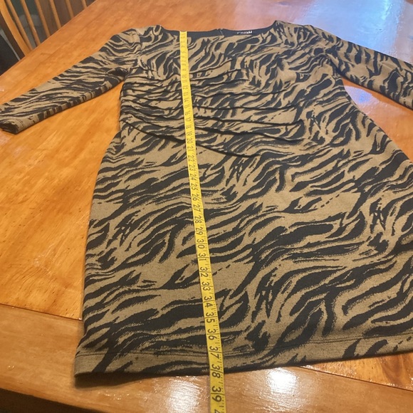 Roz & Ali Aminal Print Dress - Picture 8 of 12